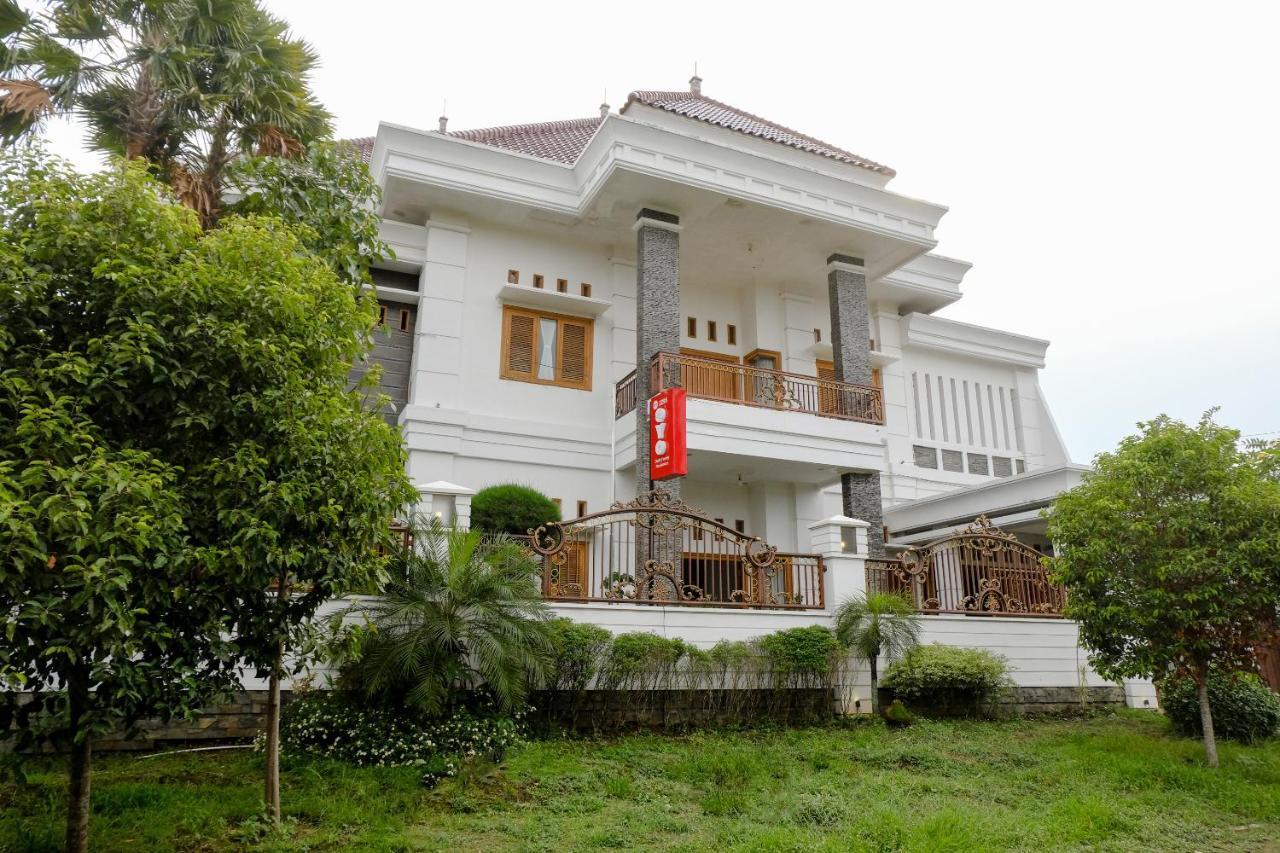Oyo 2295 Daffi Family Hotel Malang